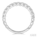 3/4 Ctw Lattice Round Cut Diamond Wedding Band in 14K White Gold