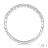 1/4 Ctw Lattice Round Cut Diamond Wedding Band in 14K White Gold