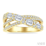 1 1/4 Ctw Emerald and Round Cut Diamond Split Crossover Fashion Ring in 14K Yellow Gold