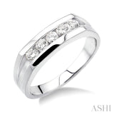 1/2 Ctw Channel Set Round Cut Diamonds Men's Band in 14K White Gold