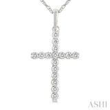 1/10 Ctw Cross Round Cut Diamond Fashion Pendant With Chain in 14K White Gold